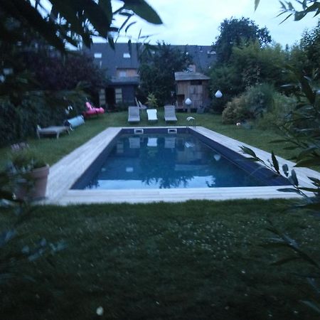 ニヴェル Beatrice'S Gardens Bed & Breakfast エクステリア 写真